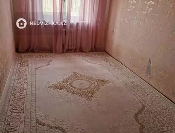 3-комнатная квартира, этаж 4 из 5, 60 м², На длительный срок