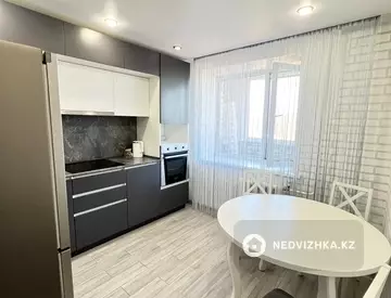 2-комнатная квартира, этаж 4 из 5, 57 м²
