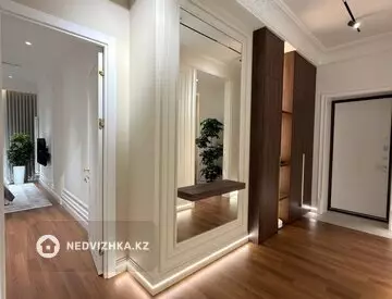 1-комнатная квартира, этаж 8 из 20, 63 м², Посуточно