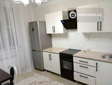 1-комнатная квартира, этаж 4 из 23, 42 м²