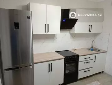1-комнатная квартира, этаж 4 из 23, 42 м²