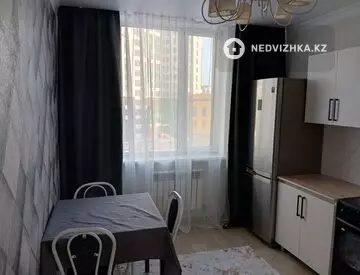 1-комнатная квартира, этаж 4 из 23, 42 м²