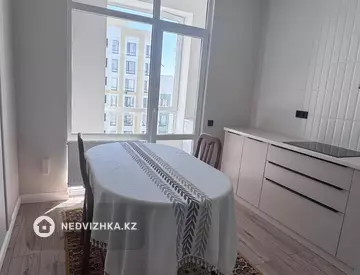 1-комнатная квартира, этаж 10 из 12, 38 м²