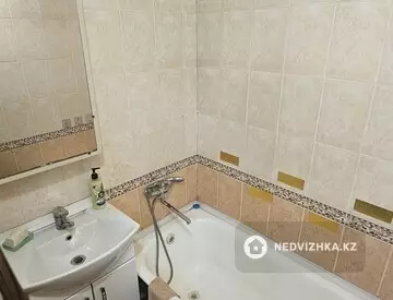 2-комнатная квартира, этаж 1 из 9, 52 м², Посуточно