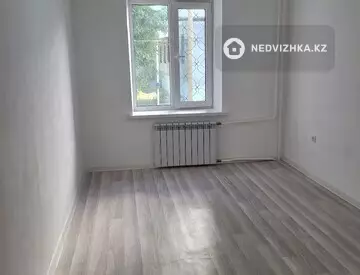 2-комнатная квартира, этаж 1 из 5, 52 м², На длительный срок