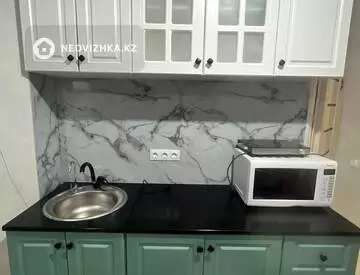 2-комнатная квартира, этаж 4 из 6, 37 м²