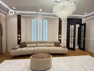 3-комнатная квартира, этаж 4 из 9, 100 м²