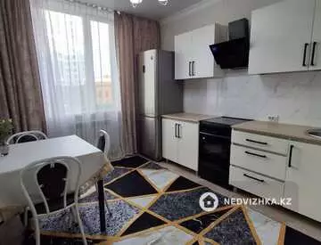 1-комнатная квартира, этаж 4 из 23, 42 м²