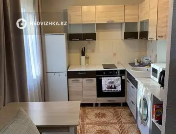 2-комнатная квартира, этаж 4 из 5, 44 м², На длительный срок
