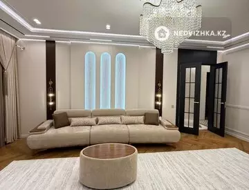 3-комнатная квартира, этаж 4 из 9, 100 м²