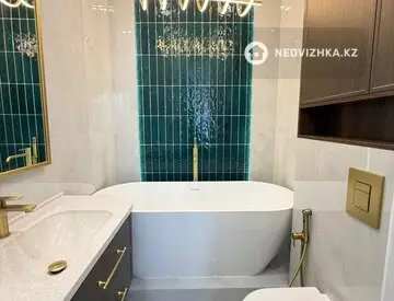 3-комнатная квартира, этаж 4 из 9, 100 м²