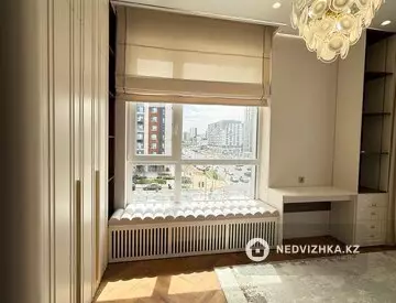 3-комнатная квартира, этаж 4 из 9, 100 м²