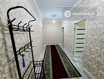 3-комнатная квартира, этаж 1 из 2, 61 м²