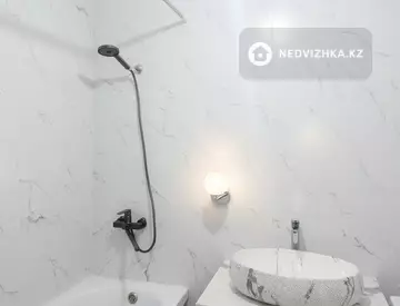 2-комнатная квартира, этаж 10 из 10, 53 м²