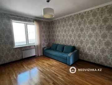 3-комнатная квартира, этаж 8 из 9, 90 м², На длительный срок