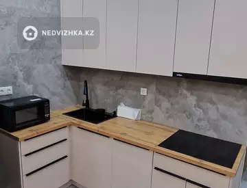 2-комнатная квартира, этаж 14 из 20, 60 м², На длительный срок