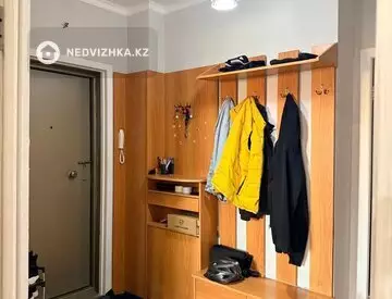 2-комнатная квартира, этаж 4 из 5, 46 м²