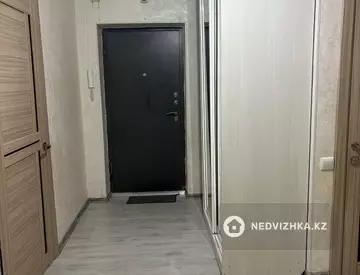 3-комнатная квартира, этаж 2 из 9, 94 м², На длительный срок