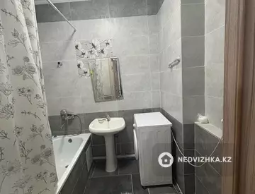 3-комнатная квартира, этаж 2 из 9, 94 м², На длительный срок
