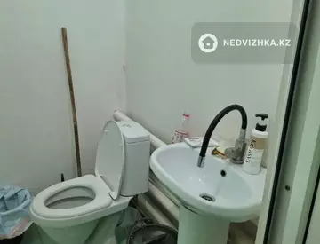 Медцентр, этаж 1 из 2, 32 м², На длительный срок