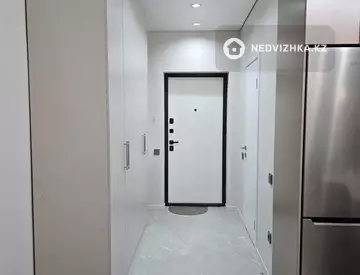 1-комнатная квартира, этаж 10 из 15, 40 м², Посуточно