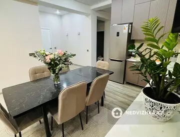 3-комнатная квартира, этаж 4 из 5, 85 м²