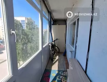 3-комнатная квартира, этаж 4 из 6, 64 м²