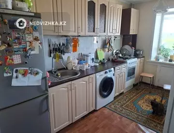 3-комнатная квартира, этаж 4 из 6, 64 м²