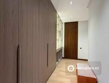 1-комнатная квартира, этаж 10 из 17, 59 м², Посуточно