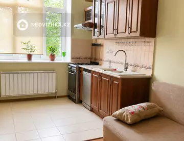 3-комнатная квартира, этаж 2 из 12, 130 м²