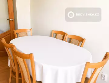 3-комнатная квартира, этаж 2 из 12, 130 м²