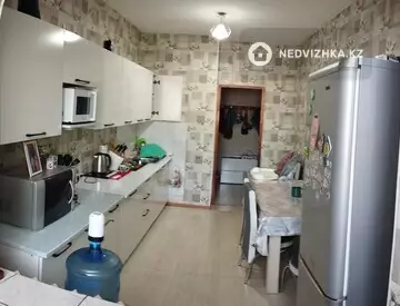 3-комнатная квартира, этаж 3 из 3, 65 м²