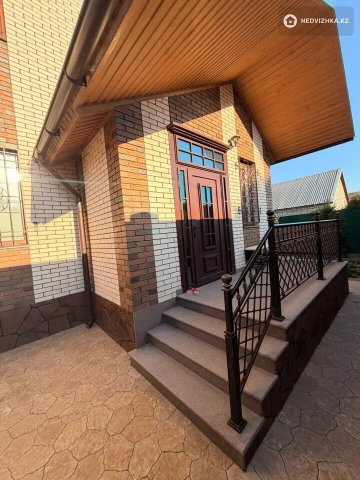 250 м², 7-комнатный дом, 6 соток, 250 м², изображение - 1