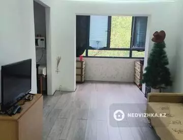 3-комнатная квартира, этаж 5 из 5, 68 м², На длительный срок
