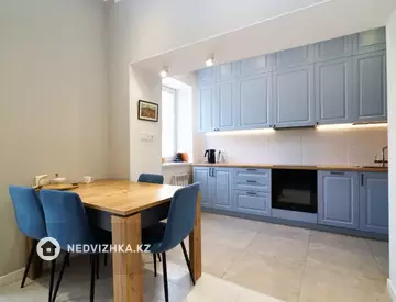 3-комнатная квартира, этаж 7 из 8, 81 м²