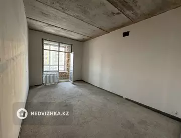 4-комнатная квартира, этаж 1 из 9, 110 м²