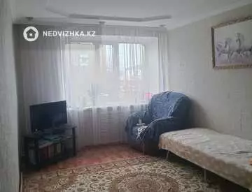 4-комнатная квартира, этаж 3 из 5, 60 м²