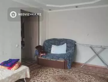 4-комнатная квартира, этаж 3 из 5, 60 м²