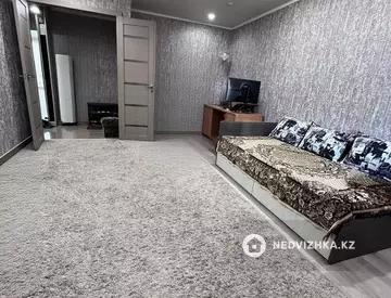 3-комнатная квартира, этаж 3 из 10, 64 м²