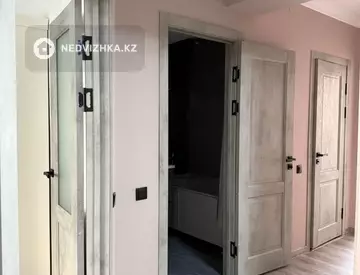 2-комнатная квартира, этаж 3 из 5, 55 м², На длительный срок