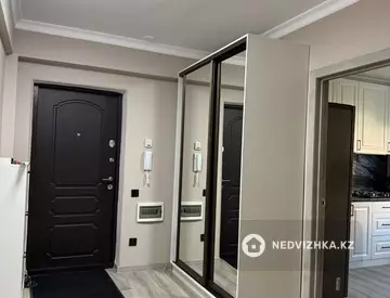 2-комнатная квартира, этаж 3 из 5, 55 м², На длительный срок