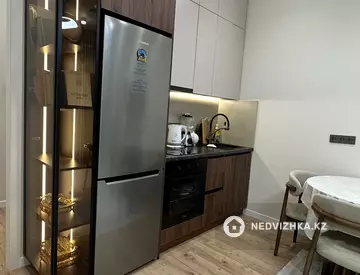 2-комнатная квартира, этаж 8 из 9, 43 м²