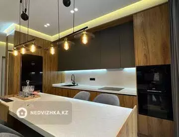 1-комнатная квартира, этаж 5 из 17, 60 м², Посуточно