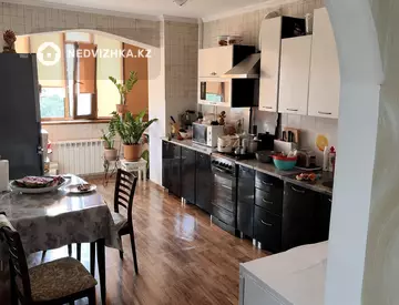 1-комнатная квартира, этаж 4 из 10, 52 м²