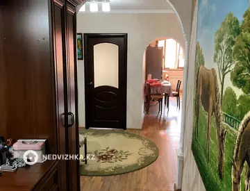 1-комнатная квартира, этаж 4 из 10, 52 м²