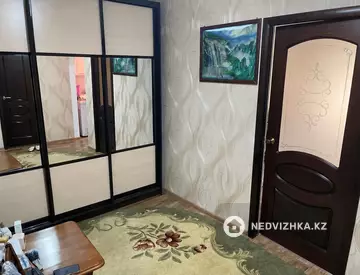 1-комнатная квартира, этаж 4 из 10, 52 м²
