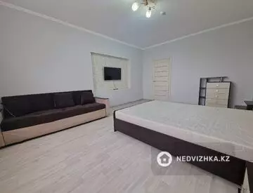 1-комнатная квартира, этаж 3 из 16, 62 м², На длительный срок