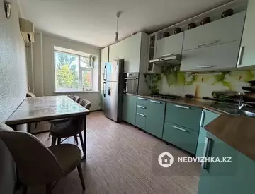 3-комнатная квартира, этаж 3 из 5, 81 м²