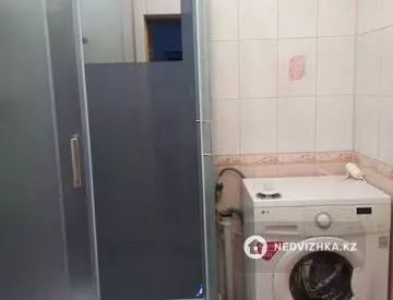 2-комнатная квартира, этаж 2 из 5, 54 м², На длительный срок