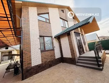 7-комнатный дом, 6 соток, 250 м²